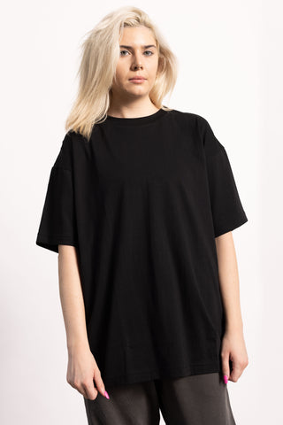 Blond wearing a black ribbed t-shirt